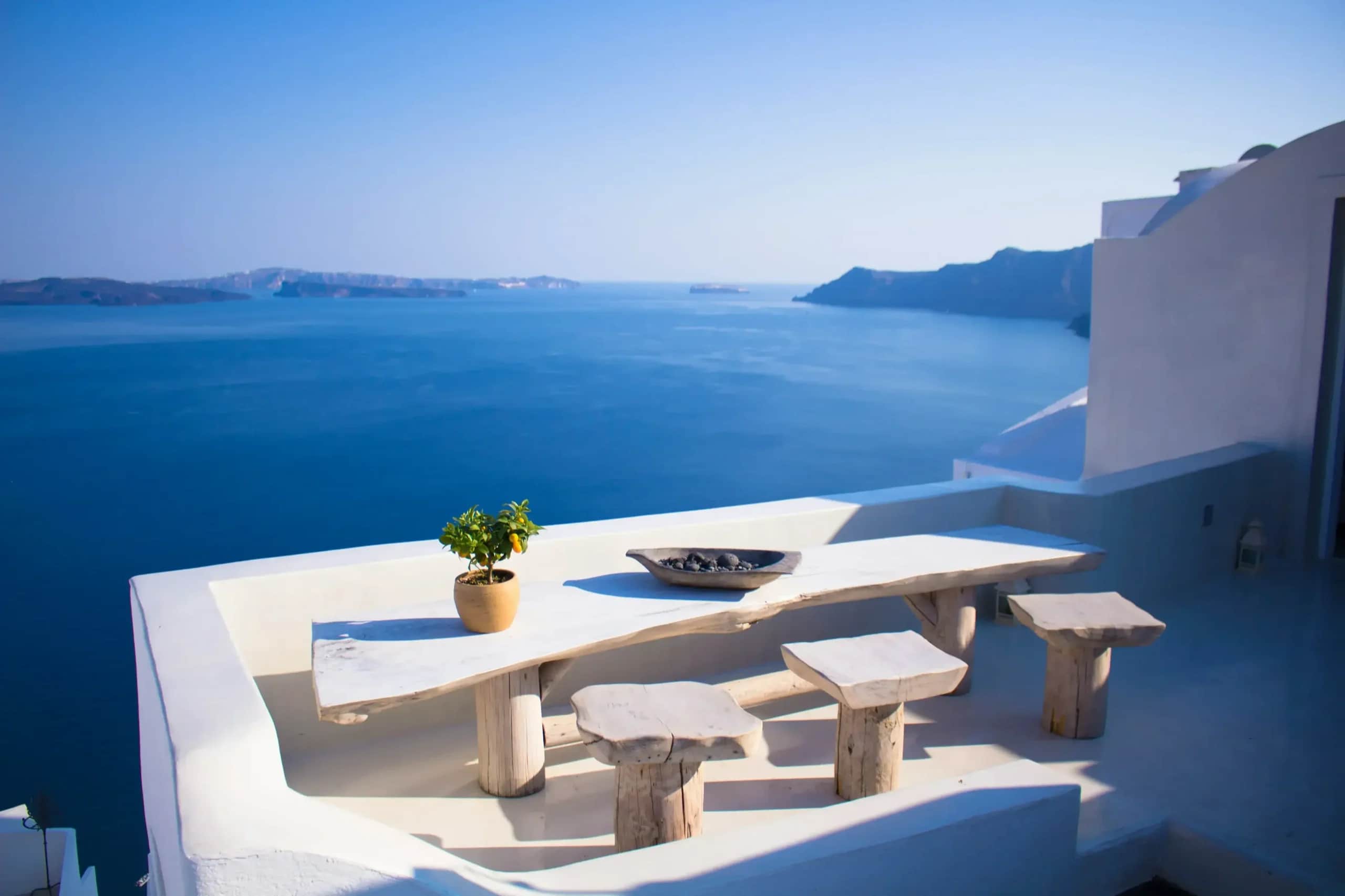 Ocean view from a luxury hotel in Greece, signifying Acosta Curated Travel’s commitment to luxury and hospitality